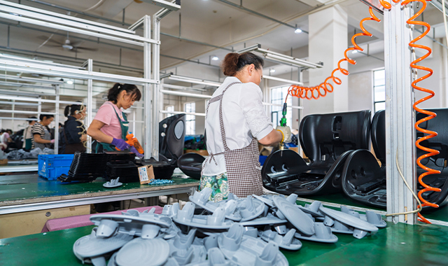 江苏快乐婴儿安全座椅有限公司。